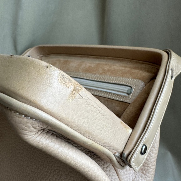 Gucci Vintage Rare Blush Pebbled Leather Crossbody Knight Charm Purse Mini Bag - Picture 13 of 14